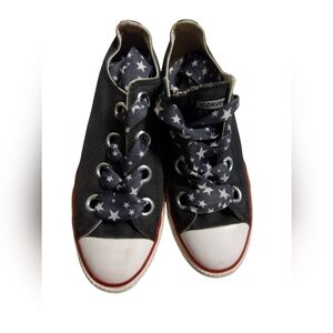 💚 EUC like new! Gray low top all star converse with burgundy wide star laces